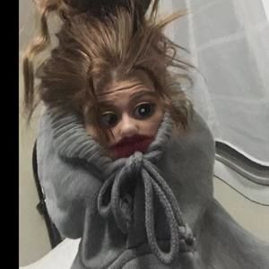 Meet your Posher, Tiara